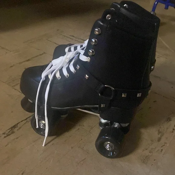 Studded black High Quality roller skates! - Picture 2 of 3